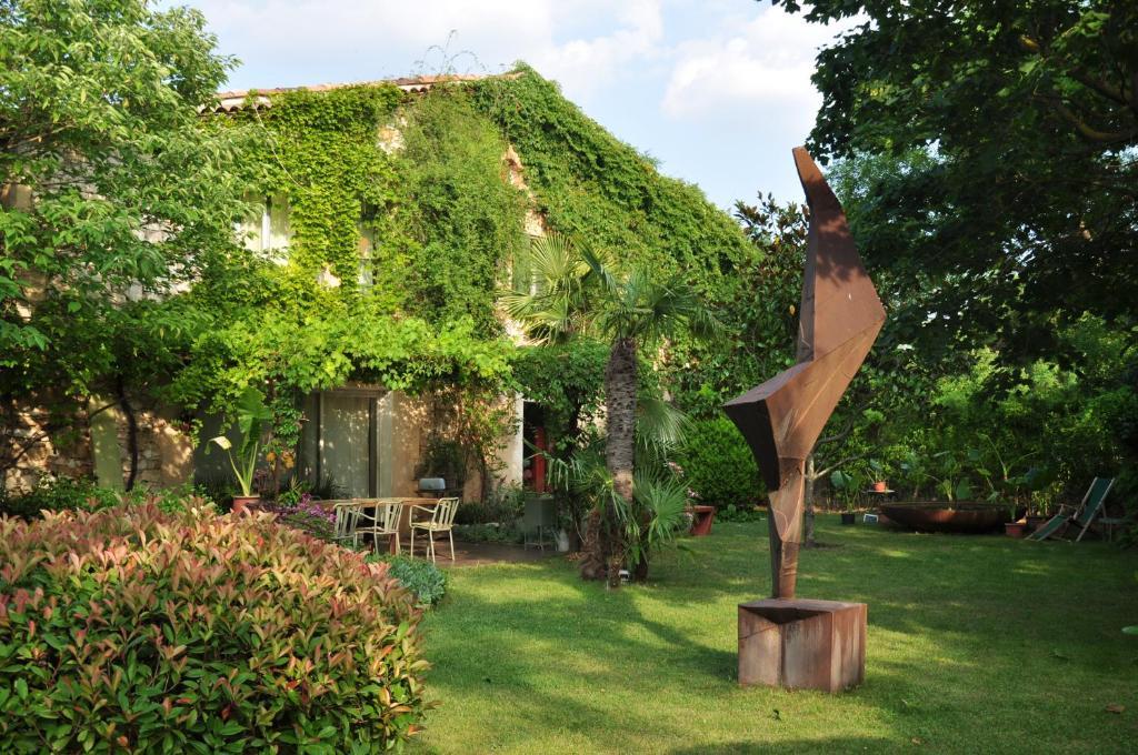 La Mazade De Saint Mamert Buitenkant foto