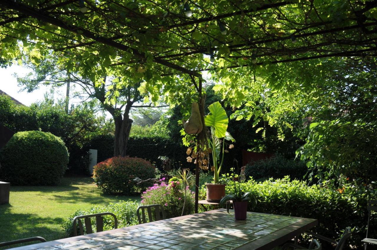 La Mazade De Saint Mamert Buitenkant foto
